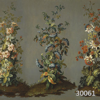 Три куста с цветами